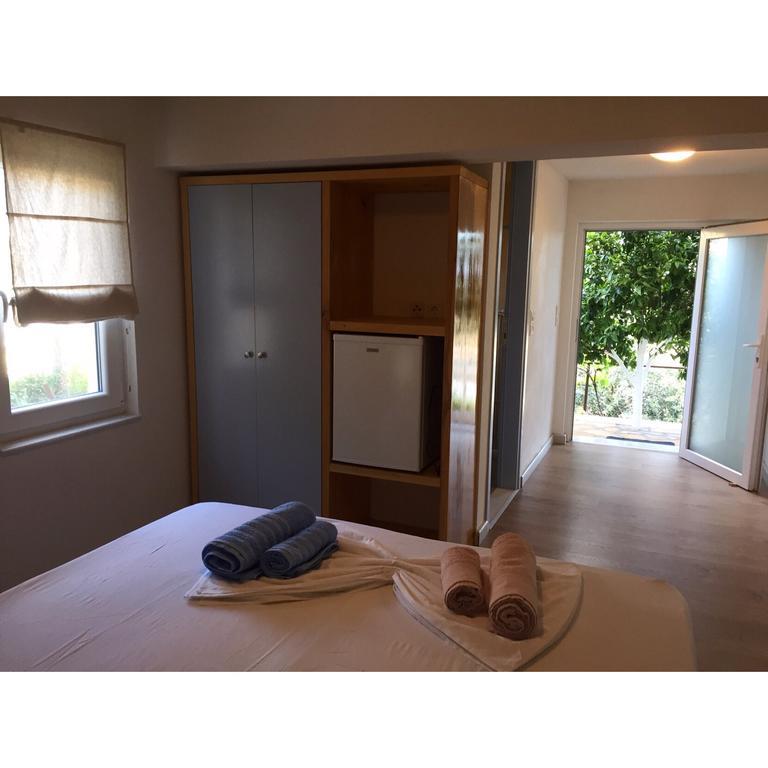 Tzavelitiko Home Himare Exterior foto